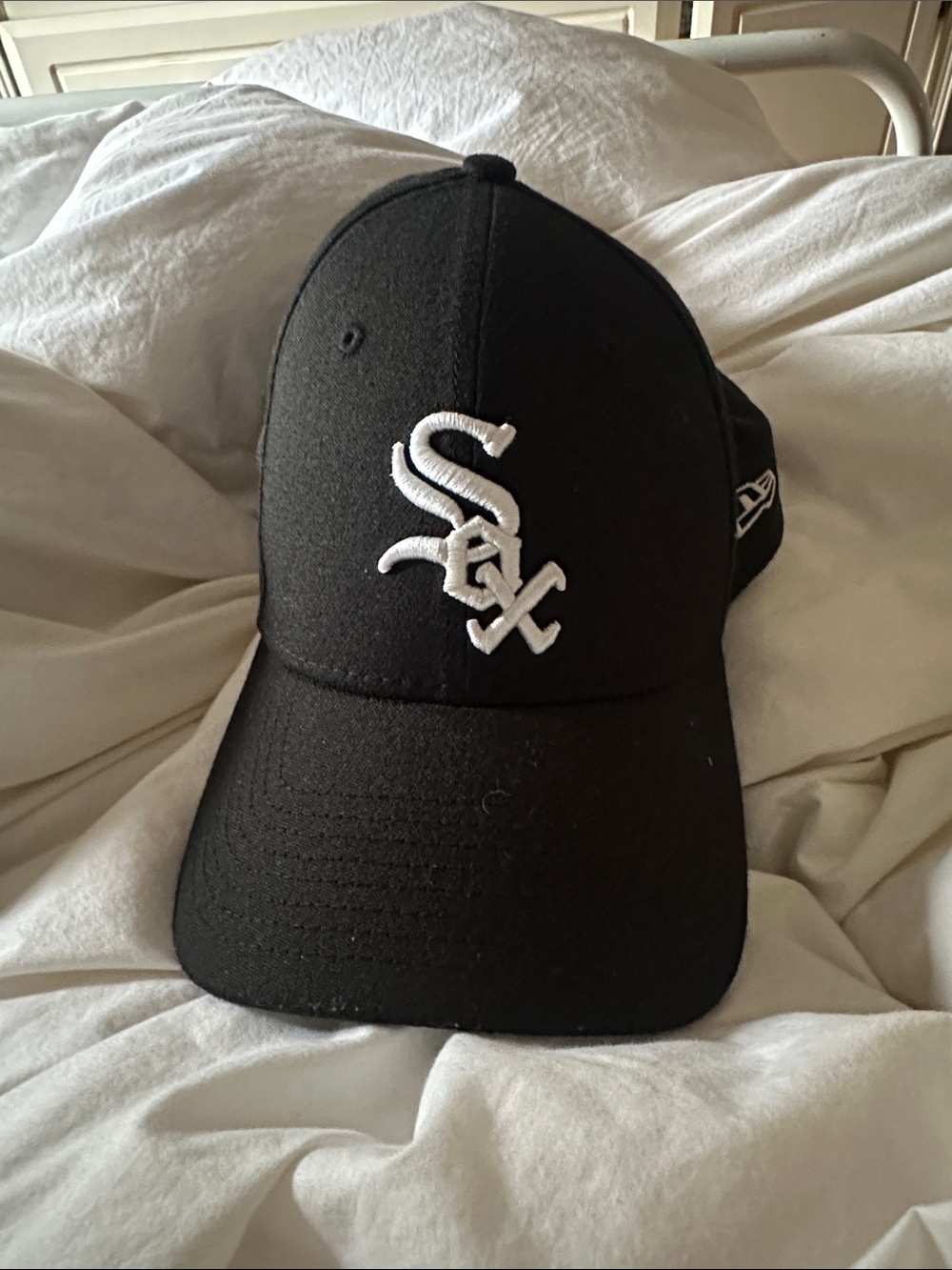 New Era Chicago White Sox Black and White Flex Fit Baseball Cap